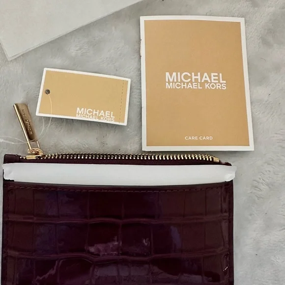 Michael Kors Deep Red Croc-Embossed Card Holder - Picture 4 of 8